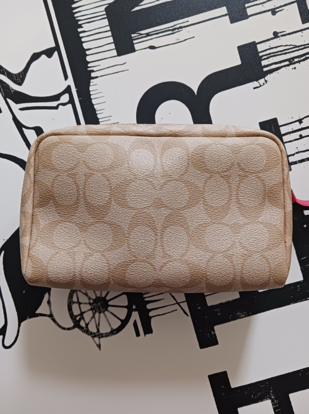 Coach Boxy Beige Signature Carriage Wristlet with Pink Strap and Red Heart - Picture 5 of 12
